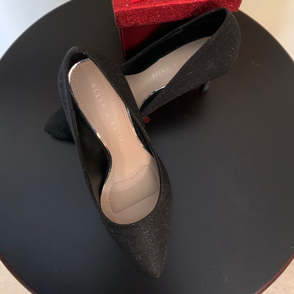 Shoes - Picture 3 of 4